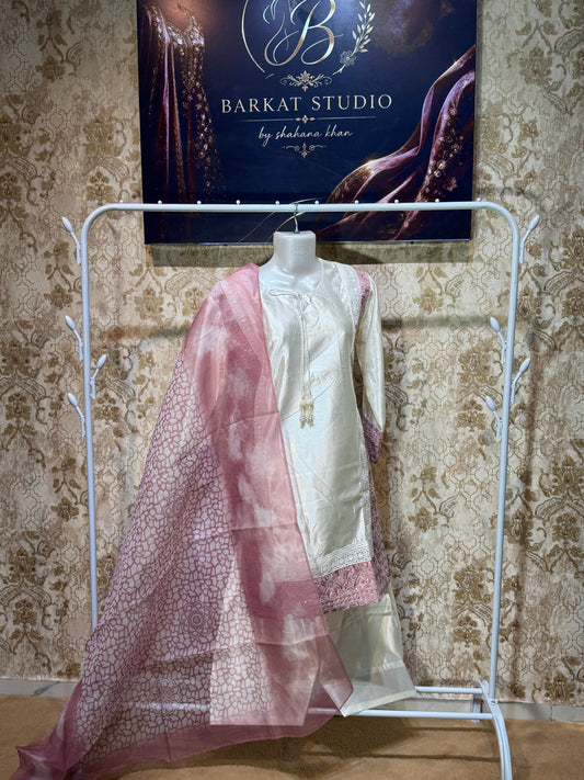 Elegant Cream Kurta Set with Contrast Dupatta- Farshi Dress