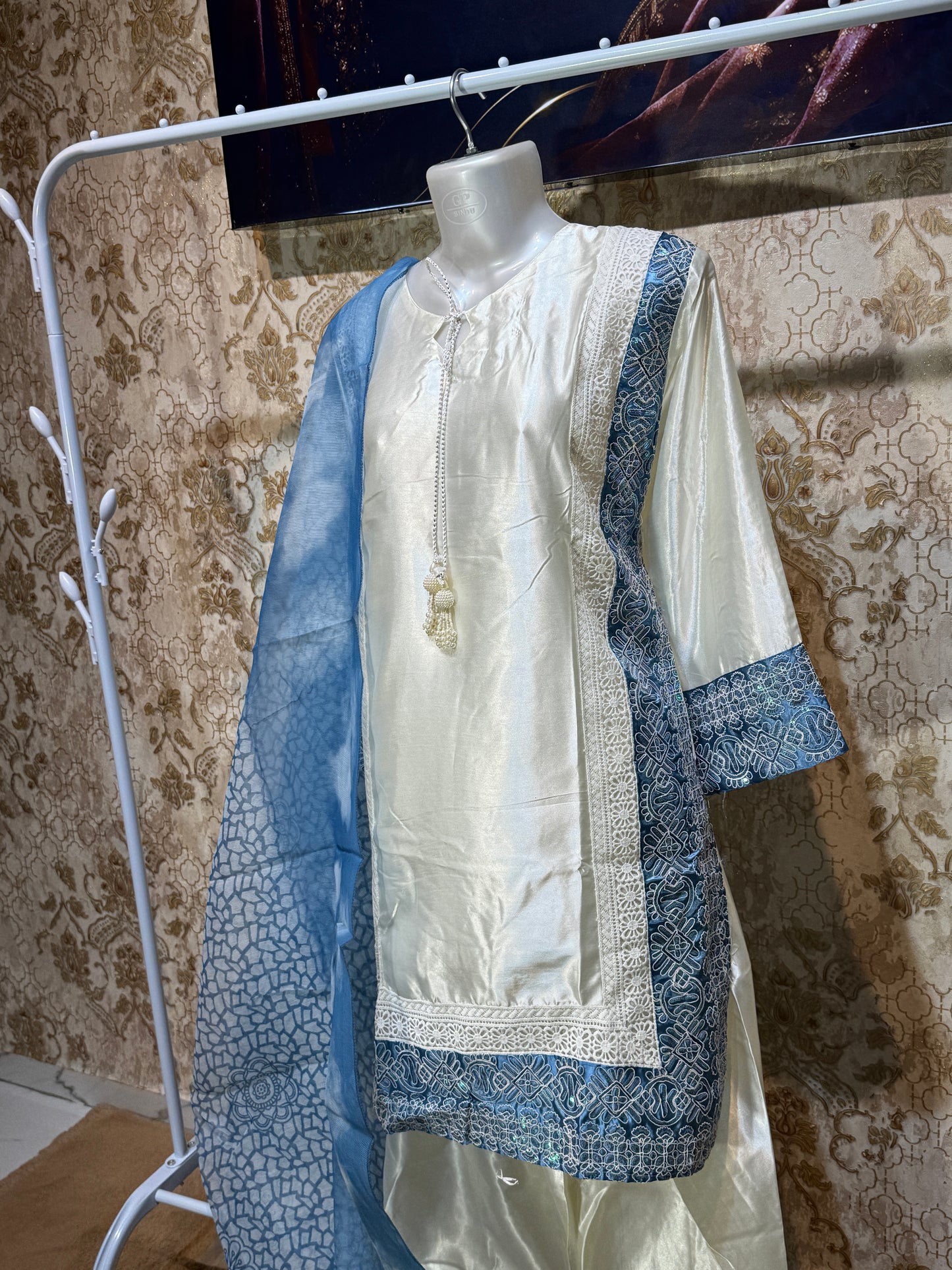 Elegant Cream Kurta Set with Contrast Dupatta- Farshi Dress