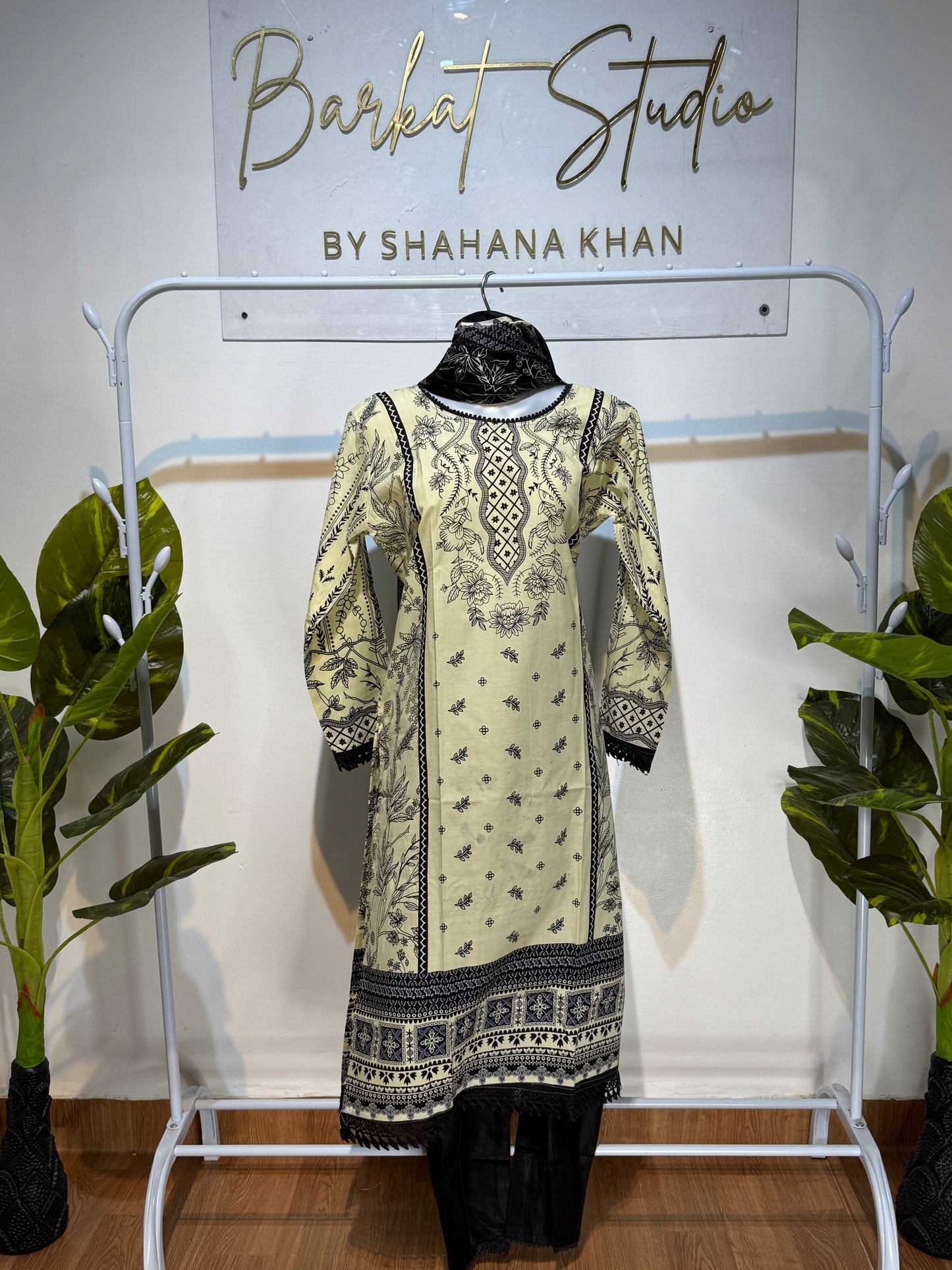 Women's Pakistani Printed Lawn Suit Set with Dupatta