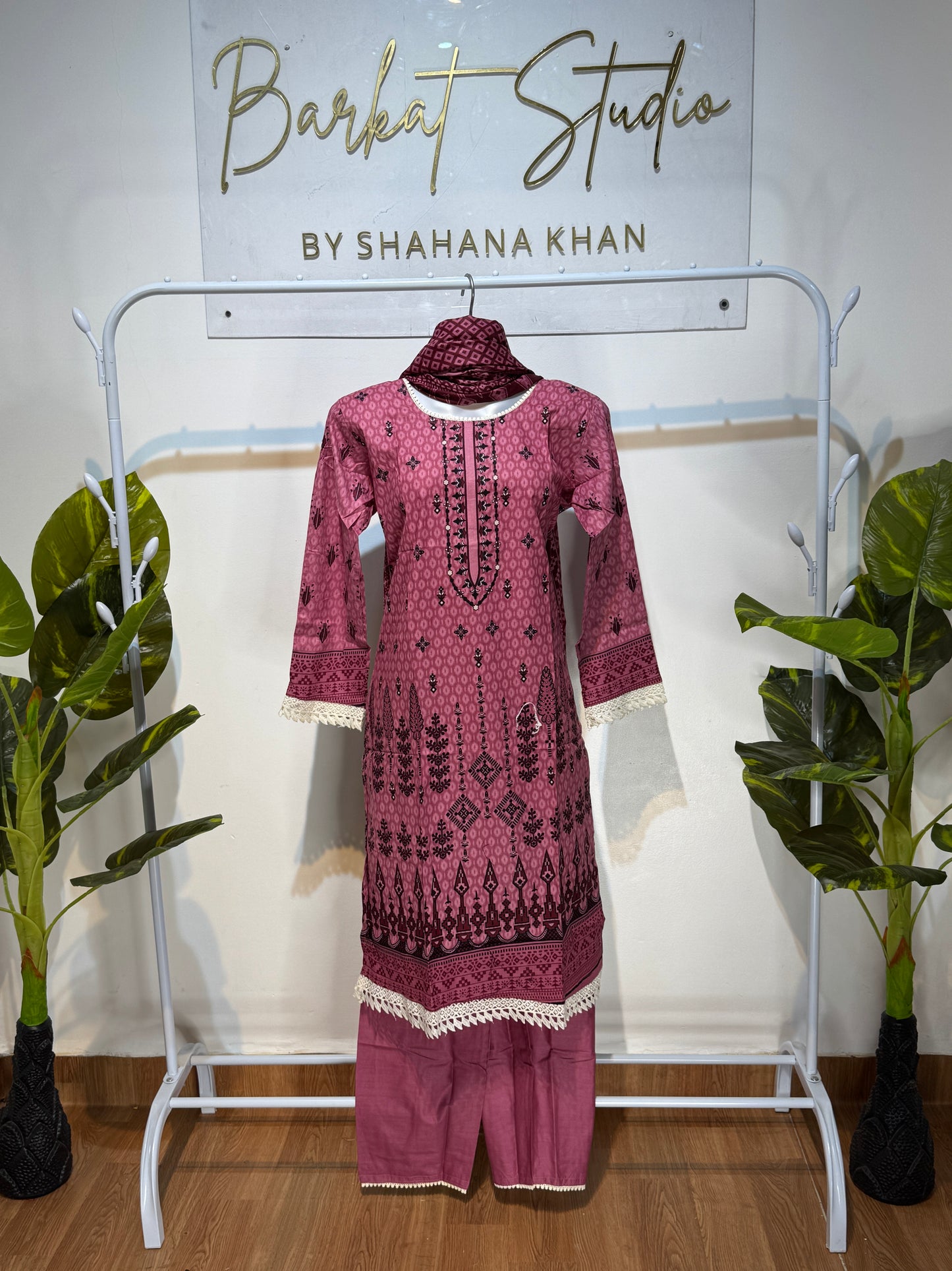 Women's Pakistani Printed Lawn Suit Set with Dupatta