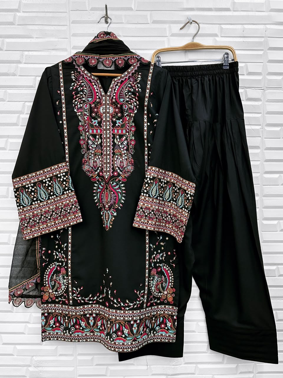 Jaipuri Black